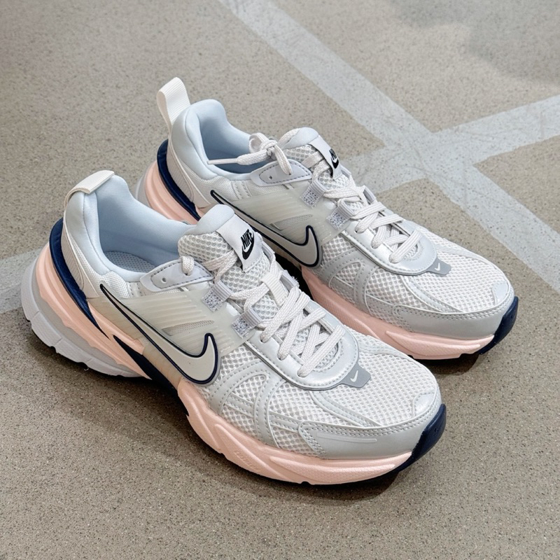 อ่านก่อนสั่งค่ะ 😊 Pre-order ✈️ รองเท้า Nike V2K Run - (FD0736-004) Color: Platinum Tint