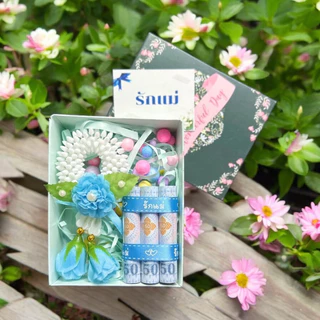 กล่องมาลัยจิ๋ว พร้อมช่องใส่ธนบัตรแบบม้วน3ใบ แถมฟรีการ์ดวันแม่กล่องสไลด์ฟ้า