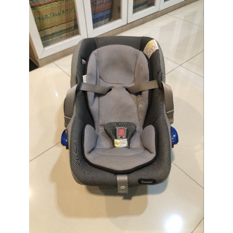 Car seat คาร์ซีทกระเช้า Combi