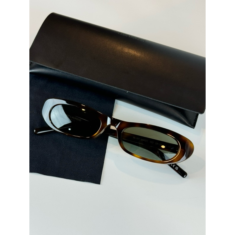 Saintlaurent sunglasses ( used like new )