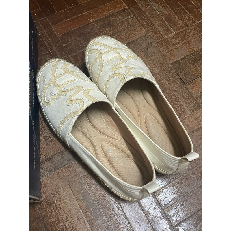 ✨ส่งต่อ✨ รองเท้าคัชชู Minx chloe fluffy รุ่นลายผ้าหัวใจ Size 39 💛สี Lemon pie