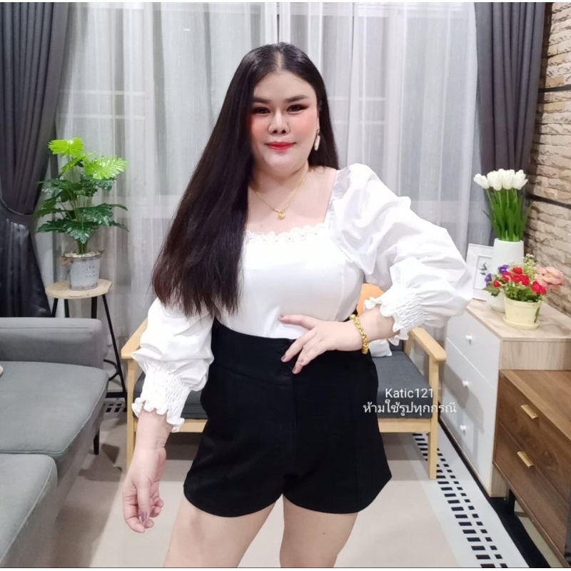 เสื้อคอเหลี่ยมแต่งลูกไม้แขนจั๊ม สม็อคหลัง