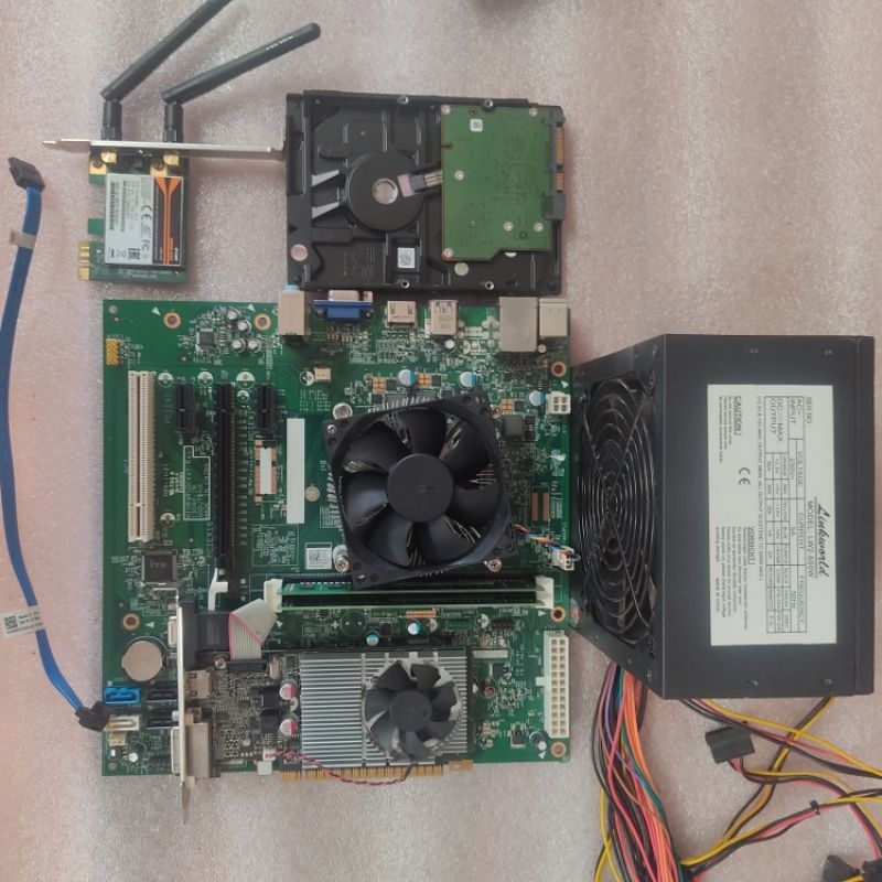 ชุดคอม i3 4150 gt620/1gb hhd1tb ram8/1600 psu600w พร้องจอ19นิ้ว1600*900 60hz