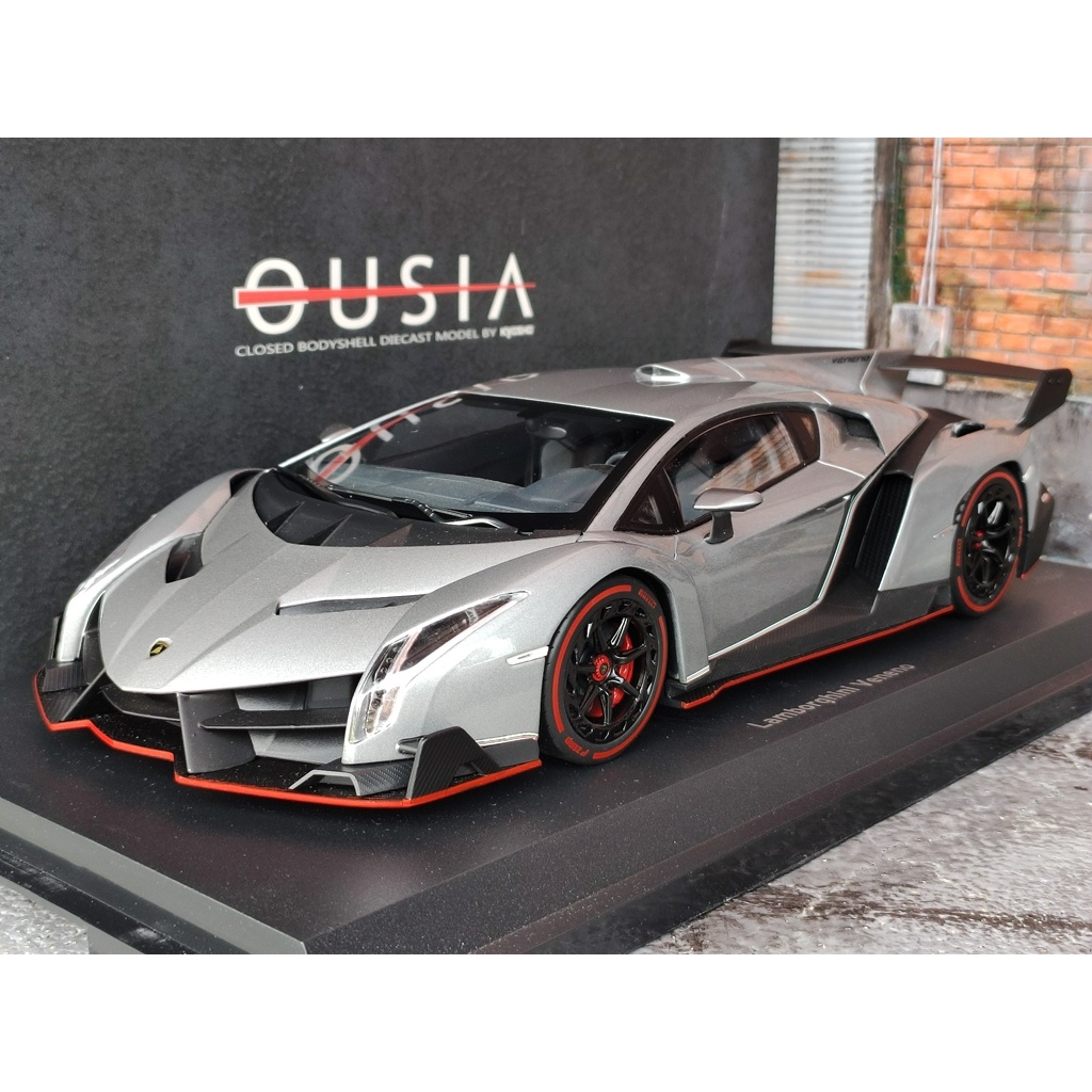 โมเดลรถVeneno 1/18 * มือสองกล่องโทรม * โมเดลรถLAMBORGHINIVeneno Model LAMBORGHINI Veneno Kyosho 1:18