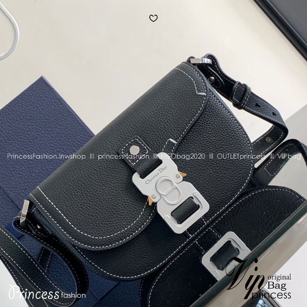 TOP ORI MINI Saddle Messenger Bag with Flap / Khaki / Black / Oblique Jacquard กระเป๋าสะพายทรงแมสเซ็นเจอร์