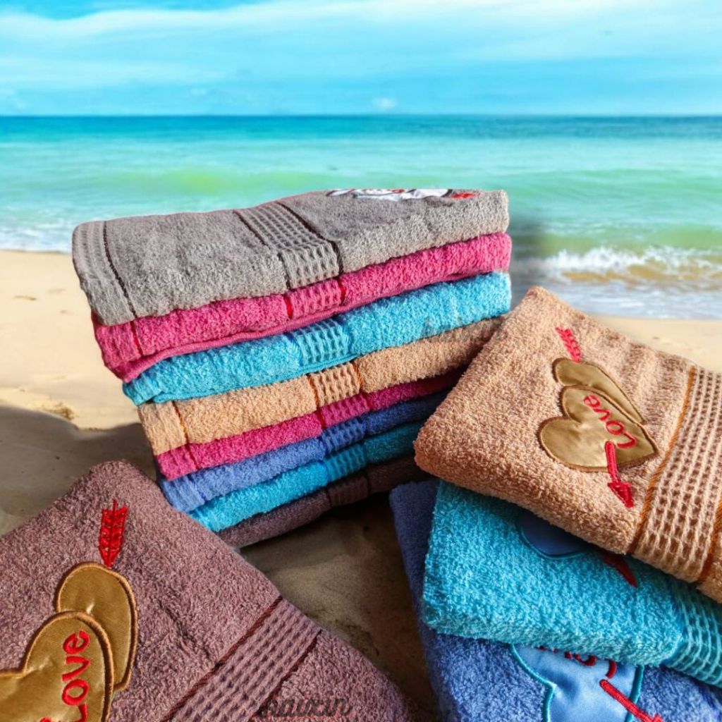 ผ้าเช็ดตัว ผ้าขนหนูอาบน้ำสีสวย ผ้า Cotton นุ่ม เนื้อดีมาก -ขนาดผ้า24×48 นิ้ว (ลายปักเปลี่ยนตามล็อตสินค้า) ราคา ถูกที่สุด ดีลบีเคเค แกลเลอรีภาพที่ 2