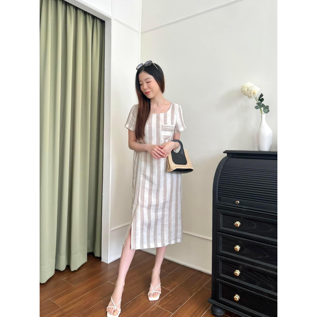 D8เดรสยาวผ้าลินินคอกลมทรงใส่สบายผ้าลายริ้วสวยๆค่า