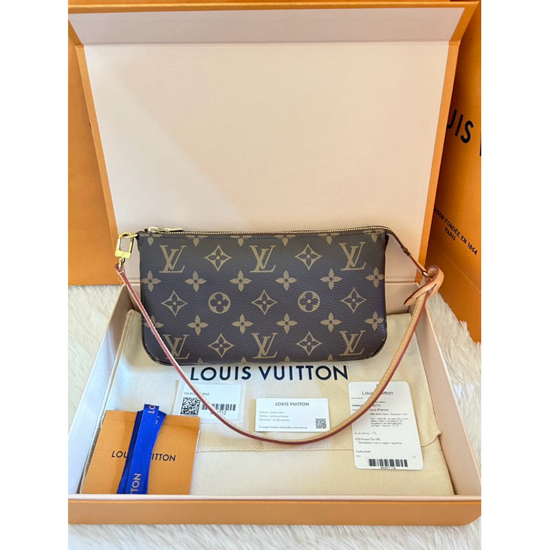 lv pochette accessories nm ปี 2022