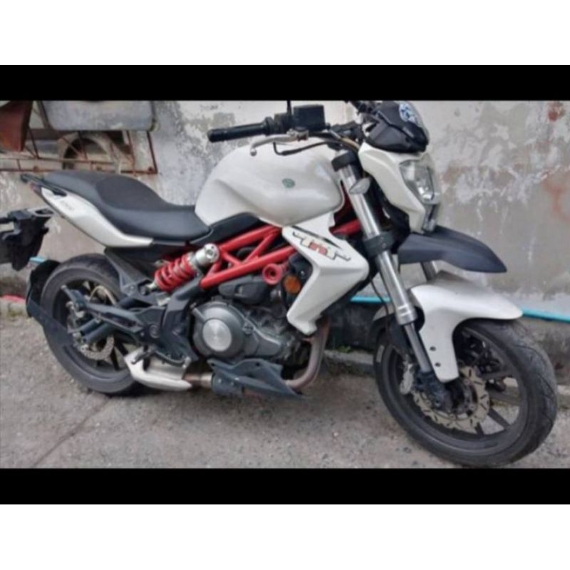 ปากนกแต่ง Benelli. TNT300  สีดำด้าน