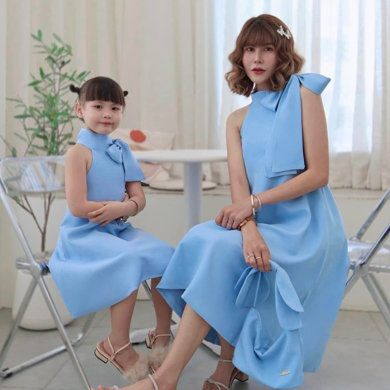 [ ส่งฟรี ] ชุดครอบครัว ชุดออกงานแม่ลูก ชุดออกงานคู่ สีฟ้า