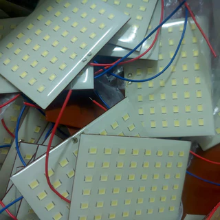 หลอดไฟ LED DIY 3.7v - 4.2v สีขาว 6000k โซล่าเซลล์ กันน้ำ LED 48 หลอด 5W