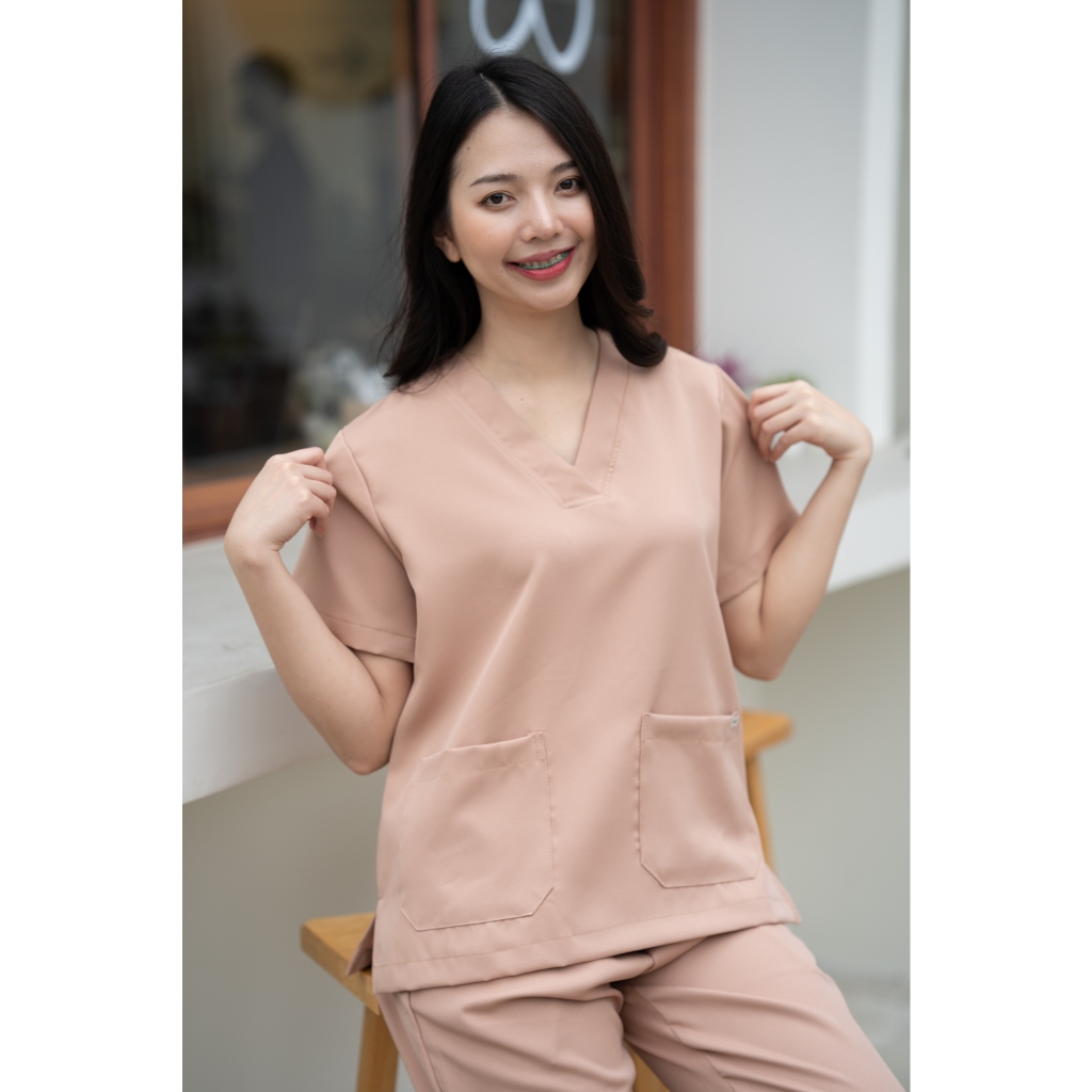 ชุดสครับผ้านุ่มๆ สีเบจ