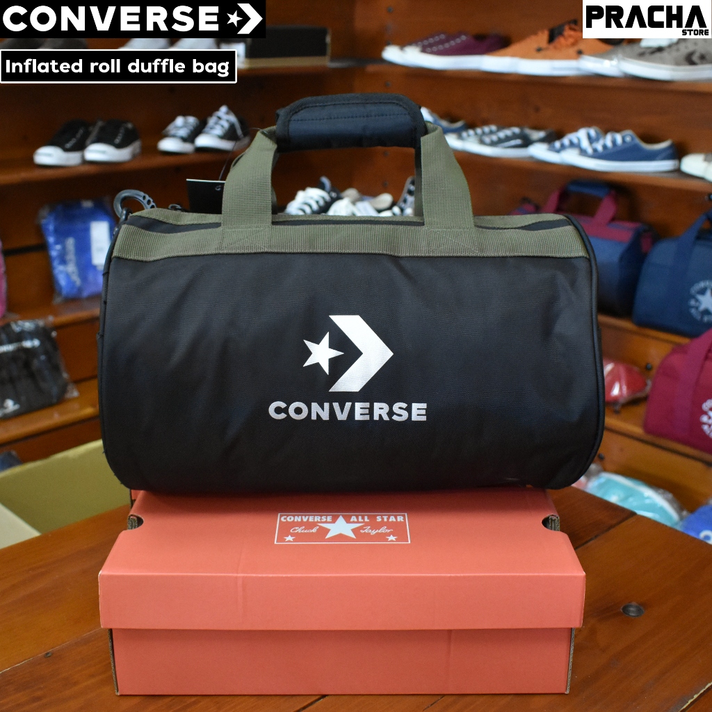 [ลิขสิทธิ์แท้] Converse inflated roll duffle bag black สะพายข้าง Converse มีป้ายราคา มีใบรับประกันจากผู้จัดจำหน่าย