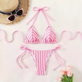 🌸Swift Bra🌸Fashion Bikini บิกินี่ 2 ชิ้น ชุดว่ายน้ำสำหรับผู้หญิง ลายดอกไม้ ผ้าคุณภาพสูง ชุดว่ายน้ำคล้องคอ กางเกงผูกเชือก