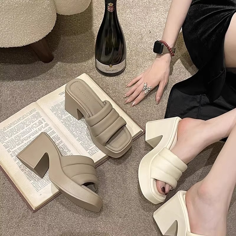 รองเท้าแตะ กันลื่น สวมใส่สบาย แฟชั่นเรียบง่าย สําหรับผู้หญิง จัดส่งจากประเทศไทย