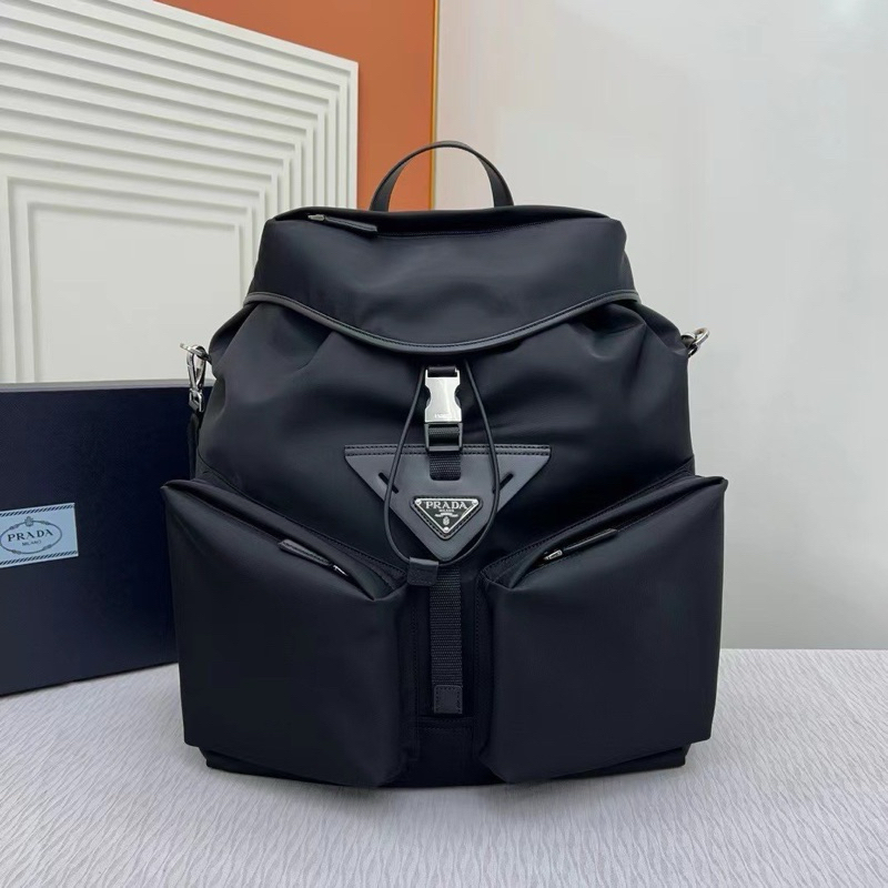 กระเป๋าเป้prada BAG bag MYLON AND SAFDIANO LEATHER ( ใบนี้งานดีมากงานสุดสลับแท้มาพร้อมสายผ้าขนาด ใหญ