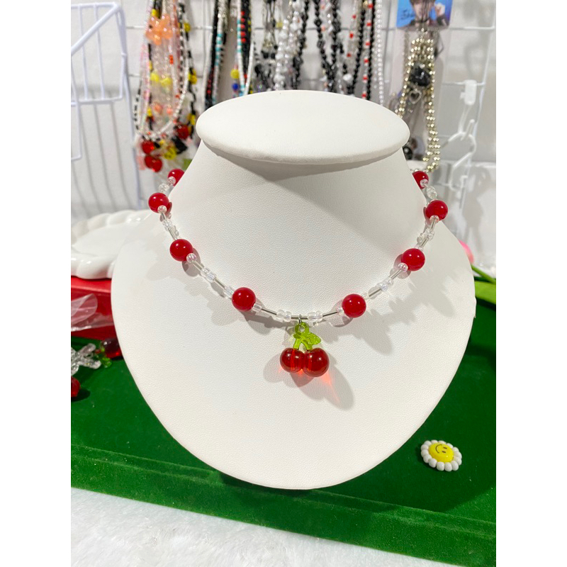 Red-cherry สร้อยคอลูกปัดจี้เชอร์รี่ สร้อยคอลูกปัดหลากหลายขนาด สร้อยคอผู้หญิงน่ารักจี้เชอร์รี่แดง