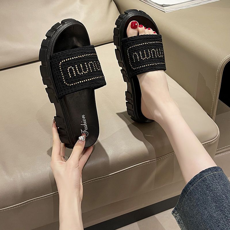 Walkon ใหม่ล่าสุด รองเท้าแตะแบบสวมผู้หญิง ประดับเพชรติดโลโก้สวยงาม เกาหลีมากแม่ ใส่แล้วเรียบโก้ แมทช์ได้กับทุกลุค มีให้เ