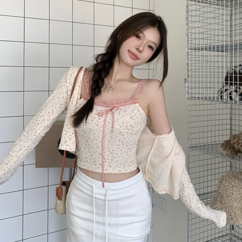 เสื้อคลุมดอกไม้คาร์ดิแกน+เสื้อสายเดี่ยวดอกไม้🌼น่ารักมากได้ 2 ชิ้นสุดคุ้ม ใส่แมทได้หลายลุค สาวคาเฟ่ ห้ามพลาด
