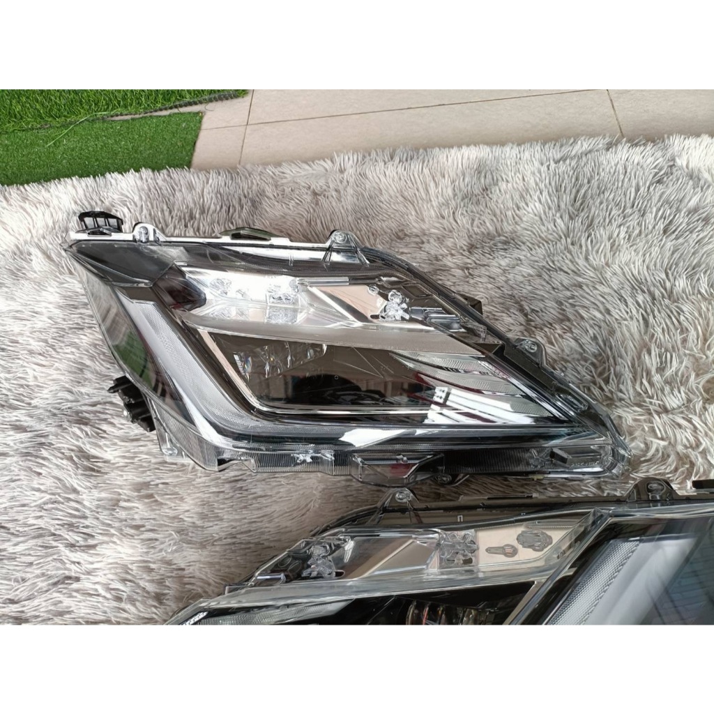 ไฟหน้ายาริส Yaris Ativ แยกข้างฝั่งขวา ฝั่งคนขับ (R) 4 ประตู TOP 2023  #มีเดย์ไลท์ตัวท๊อปสุด