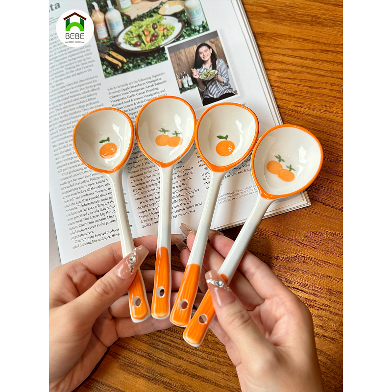 จัดส่งที่รวดเร็ว ช้อนน่ารัก Vibrant Orange Spoon ช้อนซุปเซรามิค ด้ามจับยาว ของหวาน ไอศกรีม กาแฟ ของใช้บนโต๊ะอาหาร