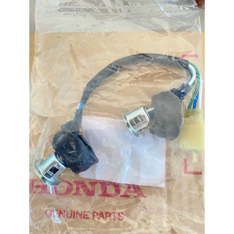 ชุดขั้วหลอดไฟหน้า เวฟ 125 I,S ไฟเลี้ยวบังลม แท้เบิกศูนย์ รหัสสินค้า (33130-KPH-701)