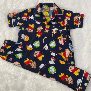 New!!! Crayon Shinchan ชุดนอนเด็ก ลายชินจังจอมแก่น ลิขสิทธิ์แท้ สำหรับเด็กและผู้ใหญ่ ผ้าคอตตอน100% ผลิตไทย ใส่สบาย