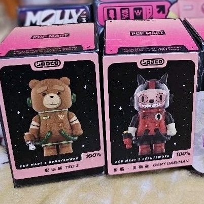 Mega space molly v.3 ted2 แมวแดง gary baseman ของแท้ 100% พร้อมส่ง popmart