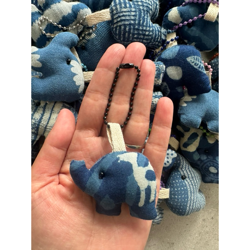 พวงกุญแจช้าง/ปลา/หมา/แมว/หมี จิ๋วสายไข่ปลา งานปักมือ