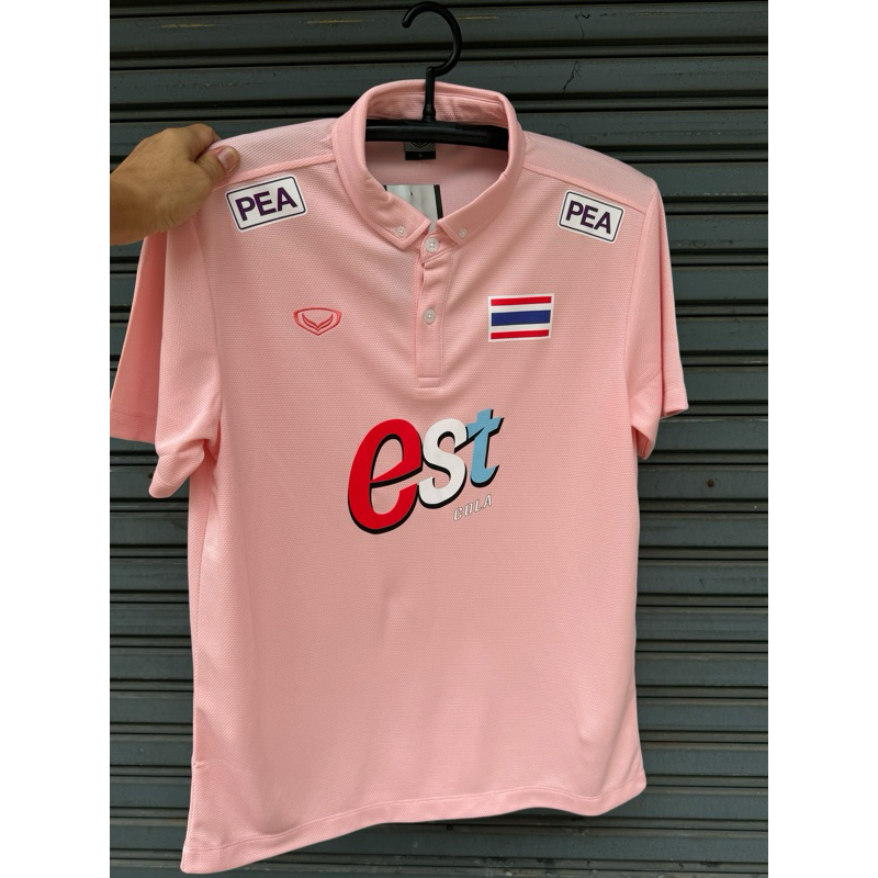Grand Sport เสื้อโปโลแขนสั้น เสื้อโปโลทีมชาติ เสื้อโปโลวอลเลย์บอลทีมชาติ 12-261 ราคา ถูกที่สุด ดีลบีเคเค แกลเลอรีภาพที่ 2