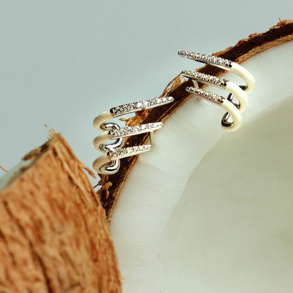 SWAN - Vampire Pave Earring ต่างหูเงินแท้ เคลือบสีอีนาเมล สีสันสดใส ฝังเพชร Cubic Zirconia