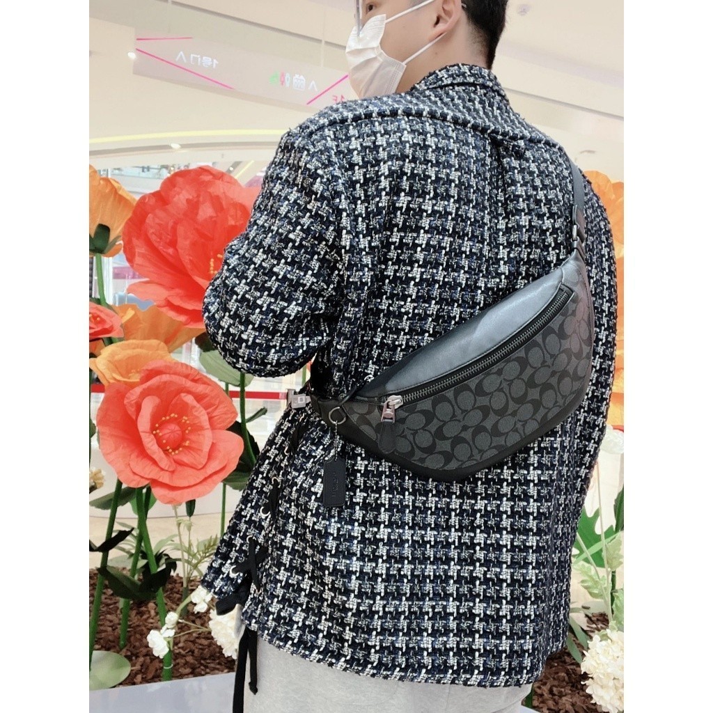พร้อมส่ง🔥 Outlet ปลอดภาษี กระเป๋าผู้ชาย coac h แท้ กระเป๋าคาดเอวผู้ชาย F78777 Crossbody Bag