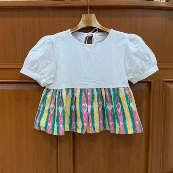 เสื้อคอกลมระบาย แขนตุ๊กตา ผูกโบว์หลัง