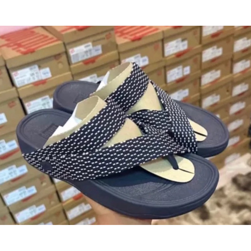 รองเท้าเเตะ fitflop สลิงรุ่นใหม่ สวย ใส่ได้ทั้ง หญิงและชายไซร้ 36----44
