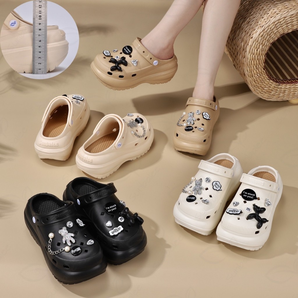 SHO-SUN8694 รองเท้าหัวโต แถมตัวติดน่ารัก ทรงใหม่ สูง 8 CM รองเท้าแบบสวม มีสายรัดส้น วัสดุ EVA สินค้าพร้อมส่ง