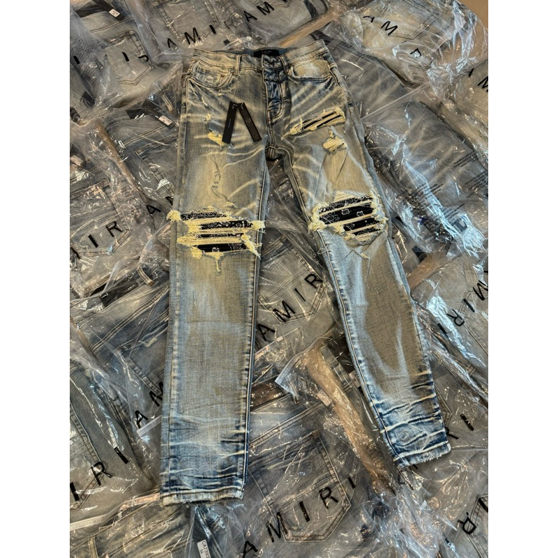 กางเกง Amiri เข่าดำลาย