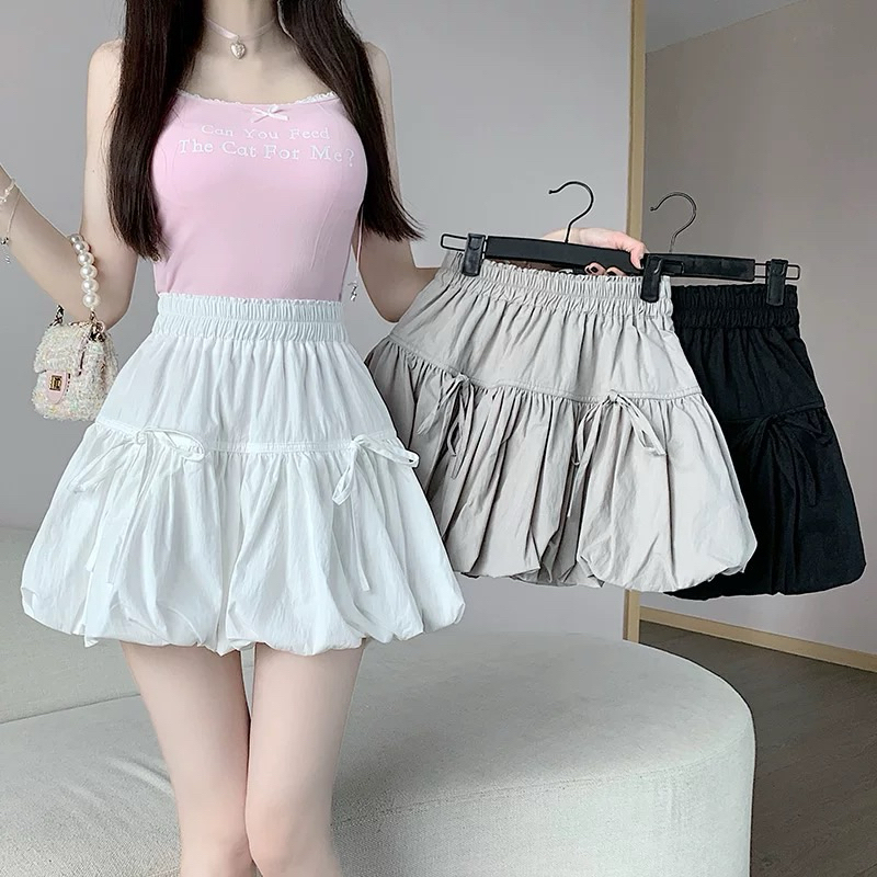 Jenny พร้อมส่ง กระโปรงสั้นผู้หญิง เอวสม๊อคเเต่งโบว์ ทรงพองๆ กระโปรงบอลลูนสุดฮิต เนื้อผ้าครัช ใส่ไปทะเล ไปคาเฟ่ งานสวยสุด