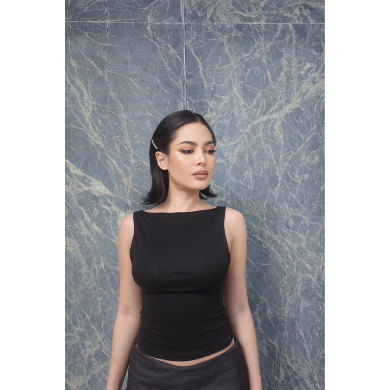 old money style เสื้อแขนกุด ความยาวกำลังดี