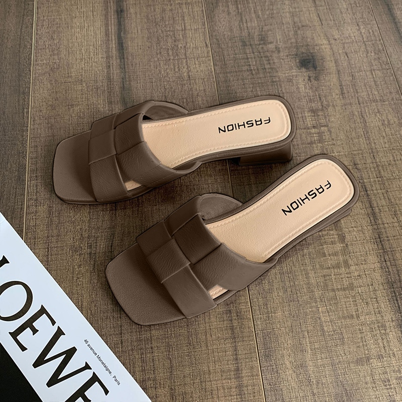 Luckkyshoes ใหม่แนะนำ รองเท้าแฟชั่น ดีไซน์เรียบหรู ส้นสูง 1นิ้ว มีให้เลือกหลายสี วัสดุยางอย่างดีสาวๆต้องมีกันแล้วน้าา