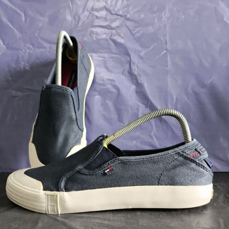 รองเท้า Tommy Hilfiger มือสองของแท้ Size 40/25 cm.