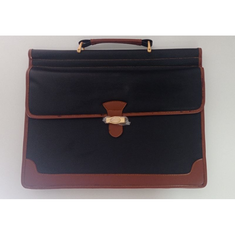 กระเป๋าเอกสาร Hennessy