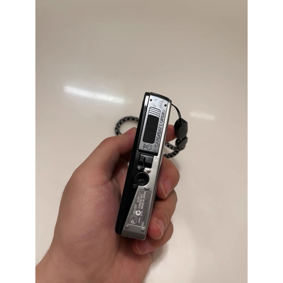 Rare Item ยางฝาปิดแบตเตอรี่กล้อง ยางฝาแบต Canon Digital IXUS 75 / IXY Digital 90 / PowerShot SD750 Digital ELPH มือ 1