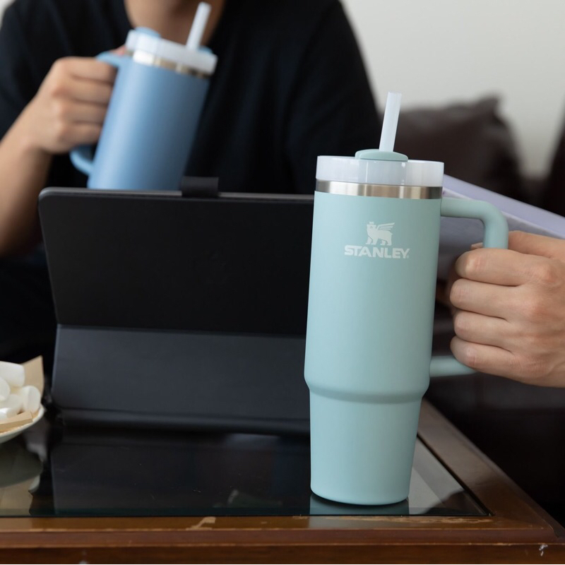 แก้ว Stanley The Quencher H2.0 Flowstate Tumbler แท้ 14 / 20 / 30 / 40 O z แถมถุงหิ้ว+แปรงล้างหลอด