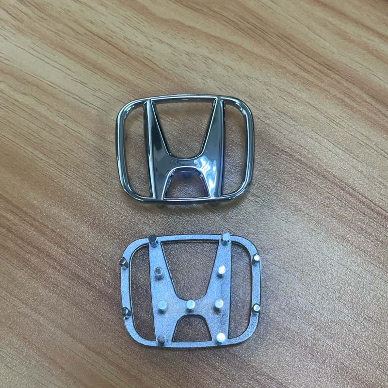 โลโก้ Honda แบบขาเสียบ ติดพวงมาลัย มีสองขนาดให้เลือก ราคาต่อชิ้น