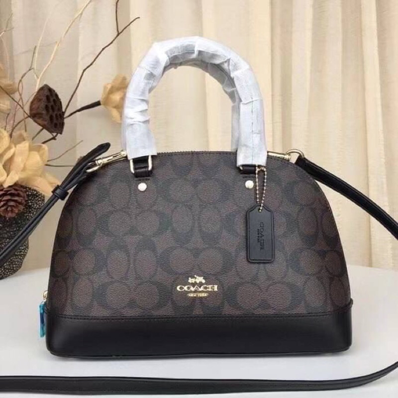 พร้อมส่ง 🛍️ Coach Mini Sierra Signature กระเป๋าถือทรงโดม 10 นิ้ว Bagoutlet💯%