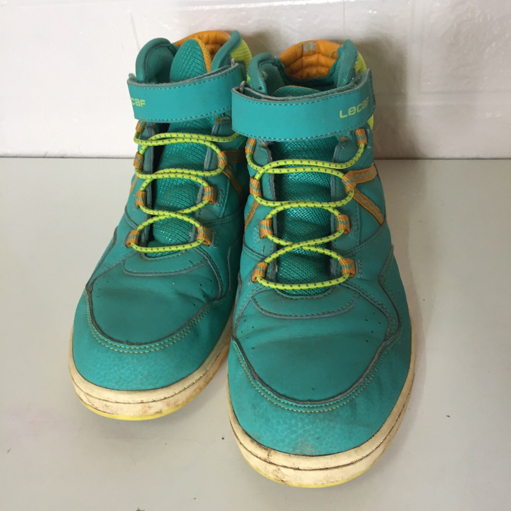 รองเท้าLecafแท้ ไซส์ 36.5 /5.5US สีเขียวอมฟ้าหรือสีมื้น  รองเท้าเกาหลีมือสองตำหนิในรูปภาพขอคนรับได้จ้าสินค้ามีชิ้นเดียว