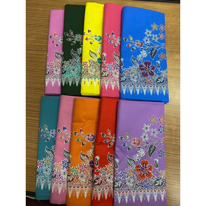 ผ้าพันลายชบา2เมตร สินค้ามีพร้อมส่งค่ะ