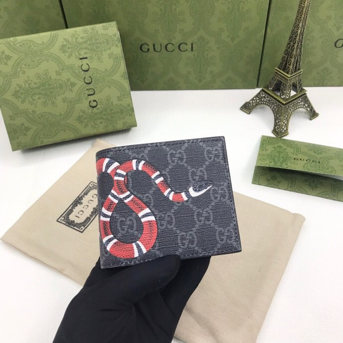 shopeeถูกที่สุด💯ถุงของแท้ Gucci กระเป๋าสตางค์ KINGSNAKE PRINT GG SUPREME WALLET