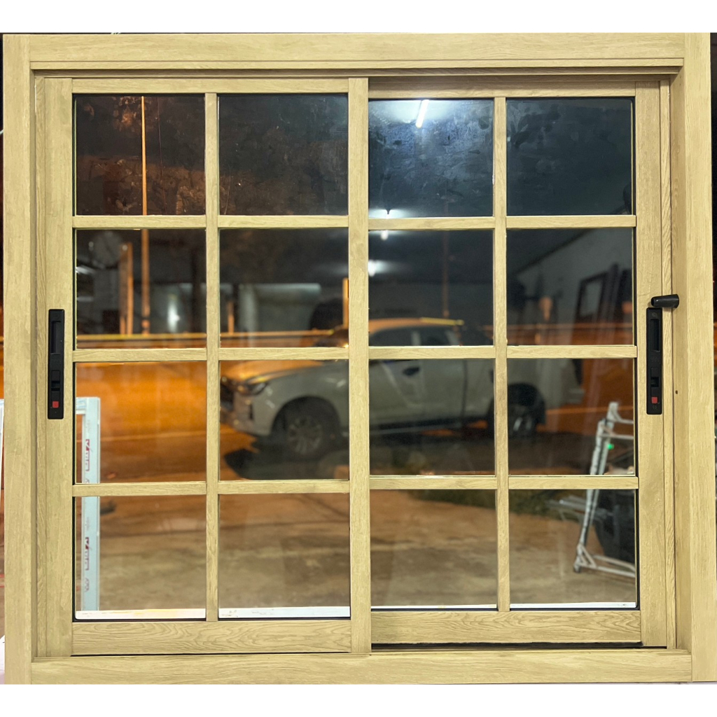 หน้าต่างบานเลื่อน2บาน ขนาด120x110 สีลายไม้ไลค์โอ๊ค#ลูกฟัก3ช่อง