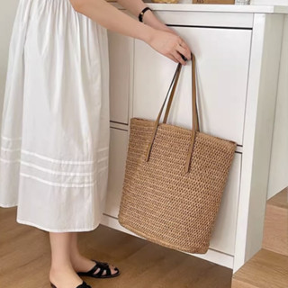 กระเป๋าสาน minimal tote bag ไปทะเล สายหนัง ใบใหญ่ มีซับใน P239